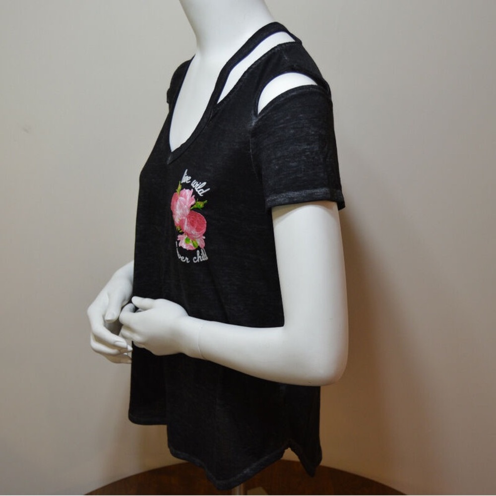 Express Cold Shoulder Tee - Picture 5 of 7
